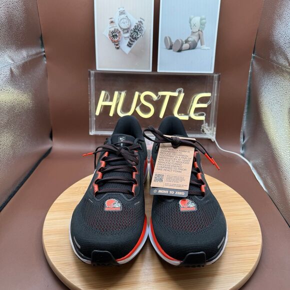 Athletic_Shoes